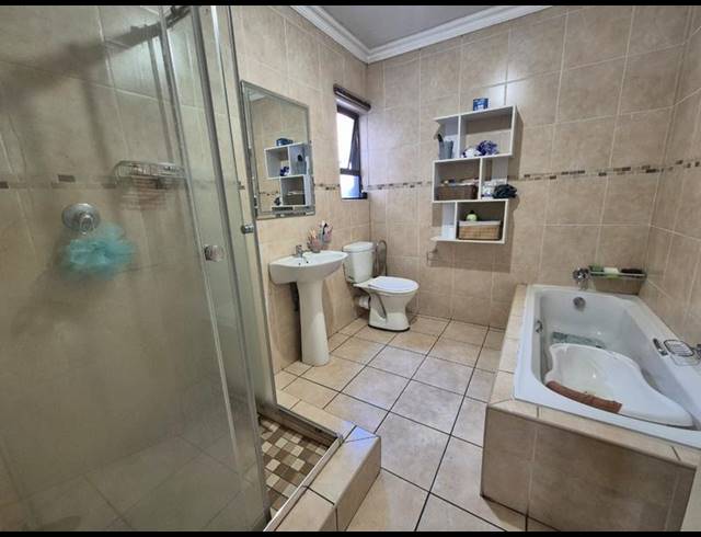 2 BEDROOM TOWNHOUSE FOR SALE IN ALBERTON NORTH